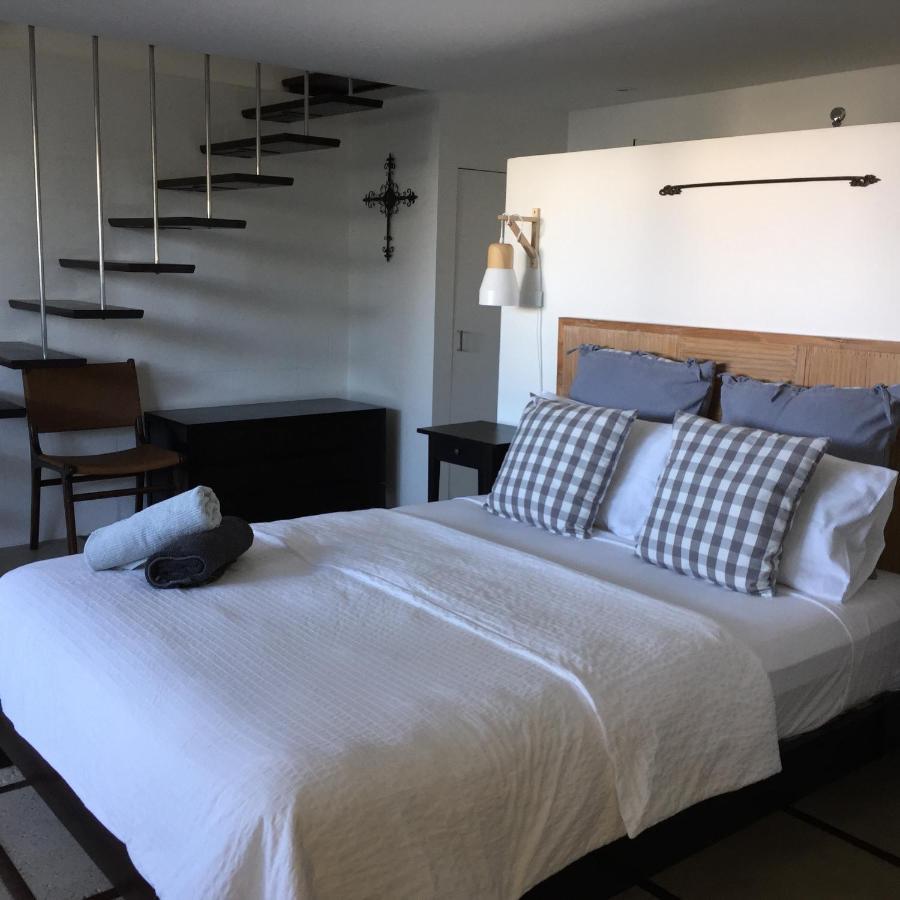Shorebreak Studio Apartments Sapphire Beach Exterior foto